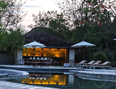 Barahi Jungle Lodge