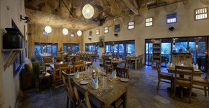 Breakfast, lunch, dinner served; international cuisine  - Barahi Jungle Lodge (Meghauli)