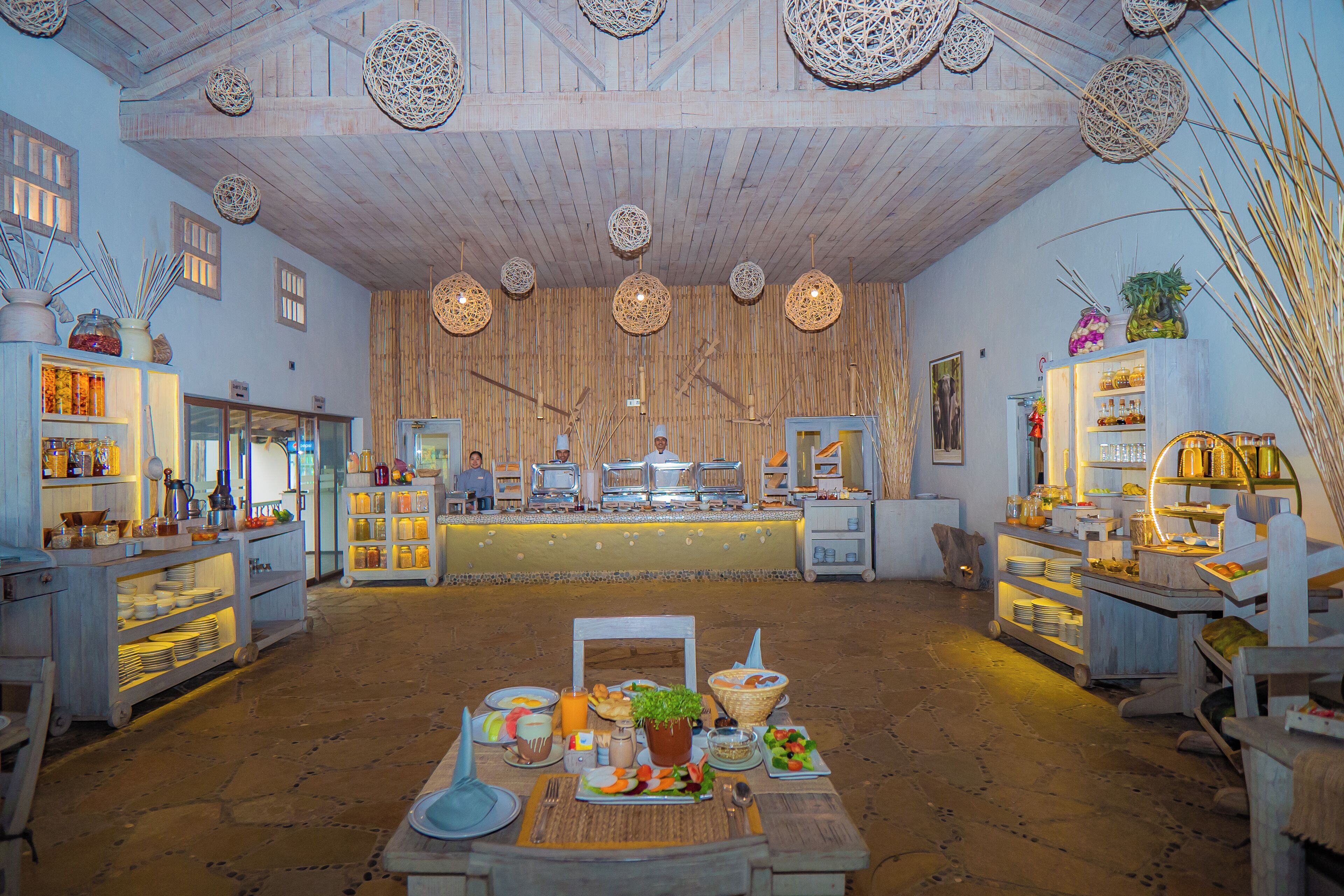 含每日吃到飽早餐