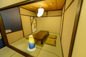 Habitación básica, 5 habitaciones, no fumadores | Decoración individual y mobiliario individual