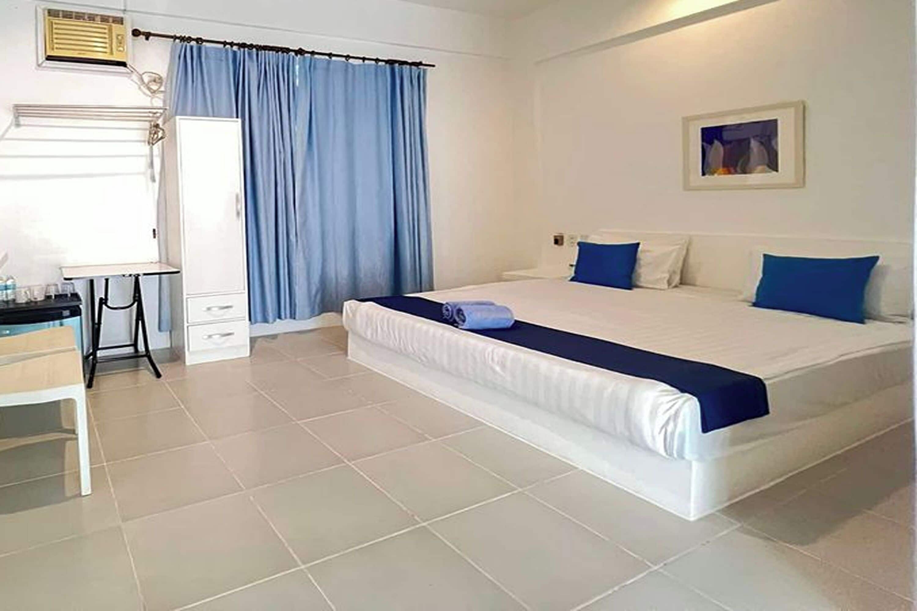 suite | 1 bedroom, in-room safe, desk, free wifi