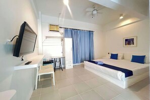 Suite | In-room safe, desk, free WiFi, bed sheets