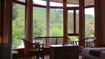 Standard Double or Twin Room, 1 Bedroom | Living room | TV