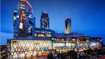Shopping mall