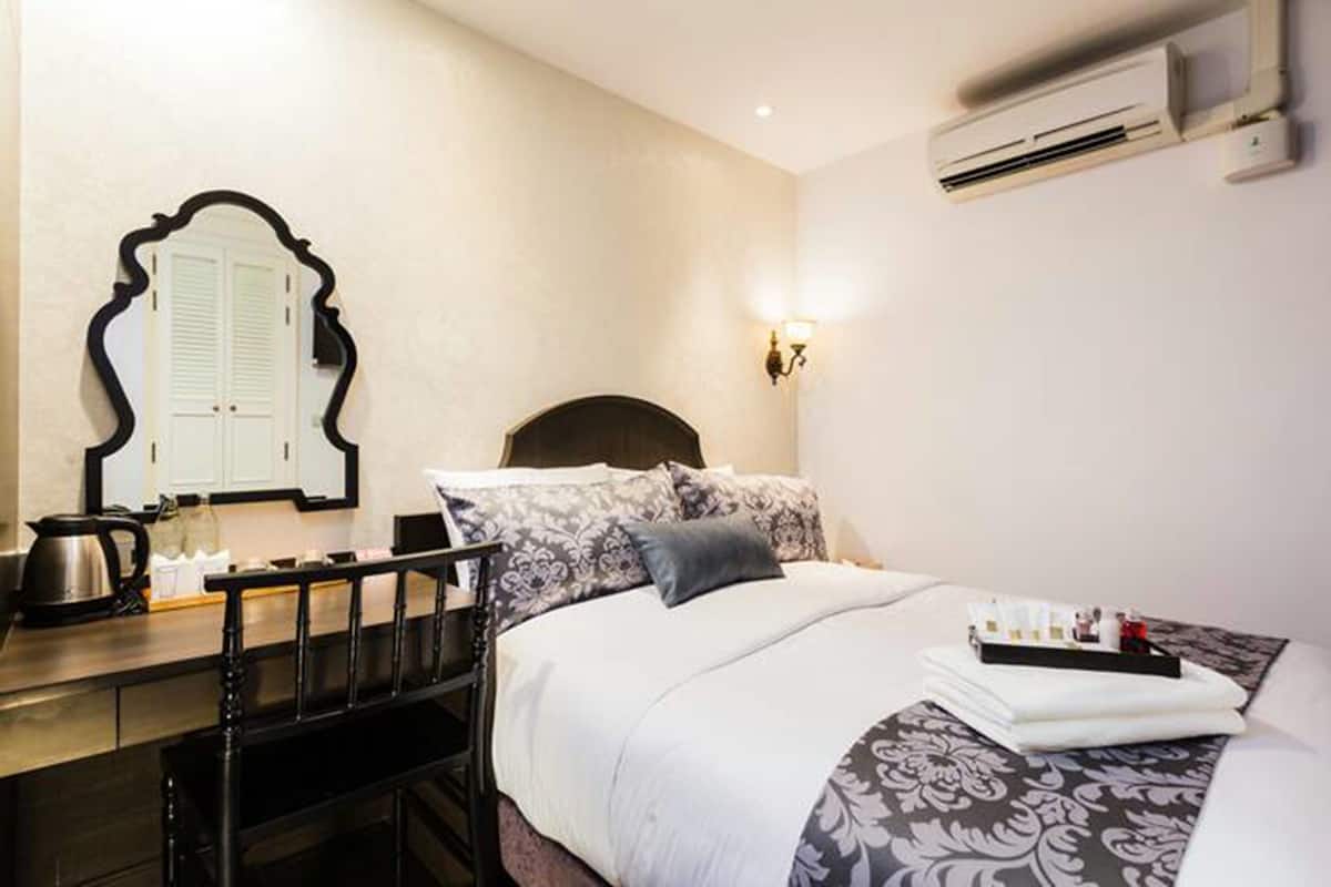 Superior Double Room | In-room safe, desk, free WiFi