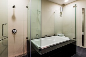Bathroom - the FAH silom (Bangkok)
