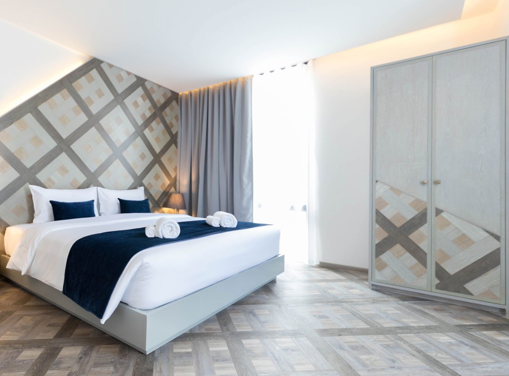 In-room safe, desk, rollaway beds, free WiFi