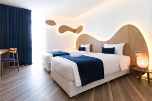 Deluxe Twin Room, 2 Twin Beds, Non Smoking | In-room safe, desk, rollaway beds, free WiFi - Klub Hotel (Bangkok)