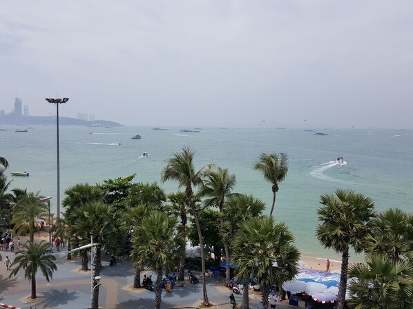 View from property - Charming Inn Hotel (Pattaya)