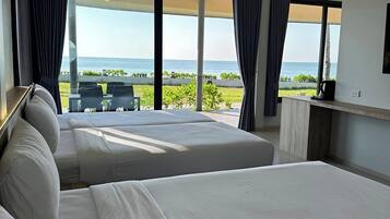 Grand Beach Front Villa | Room amenity