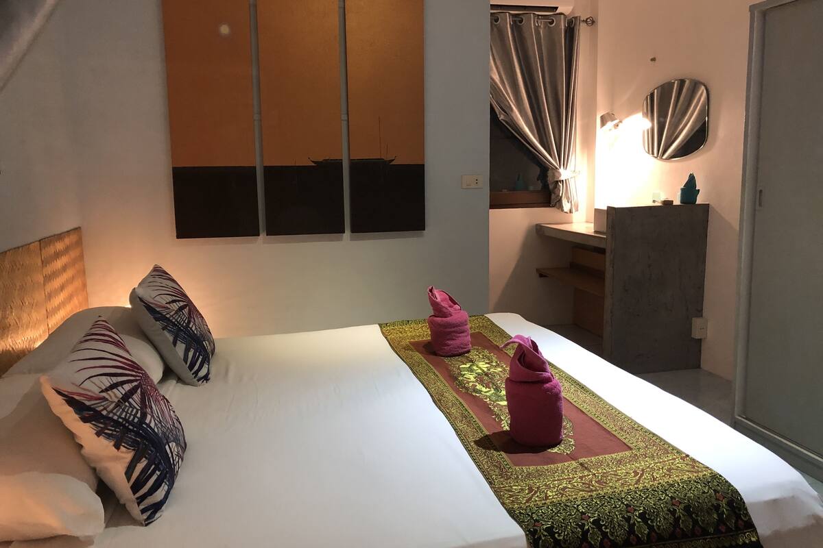 1 bedroom, premium bedding, in-room safe, blackout curtains