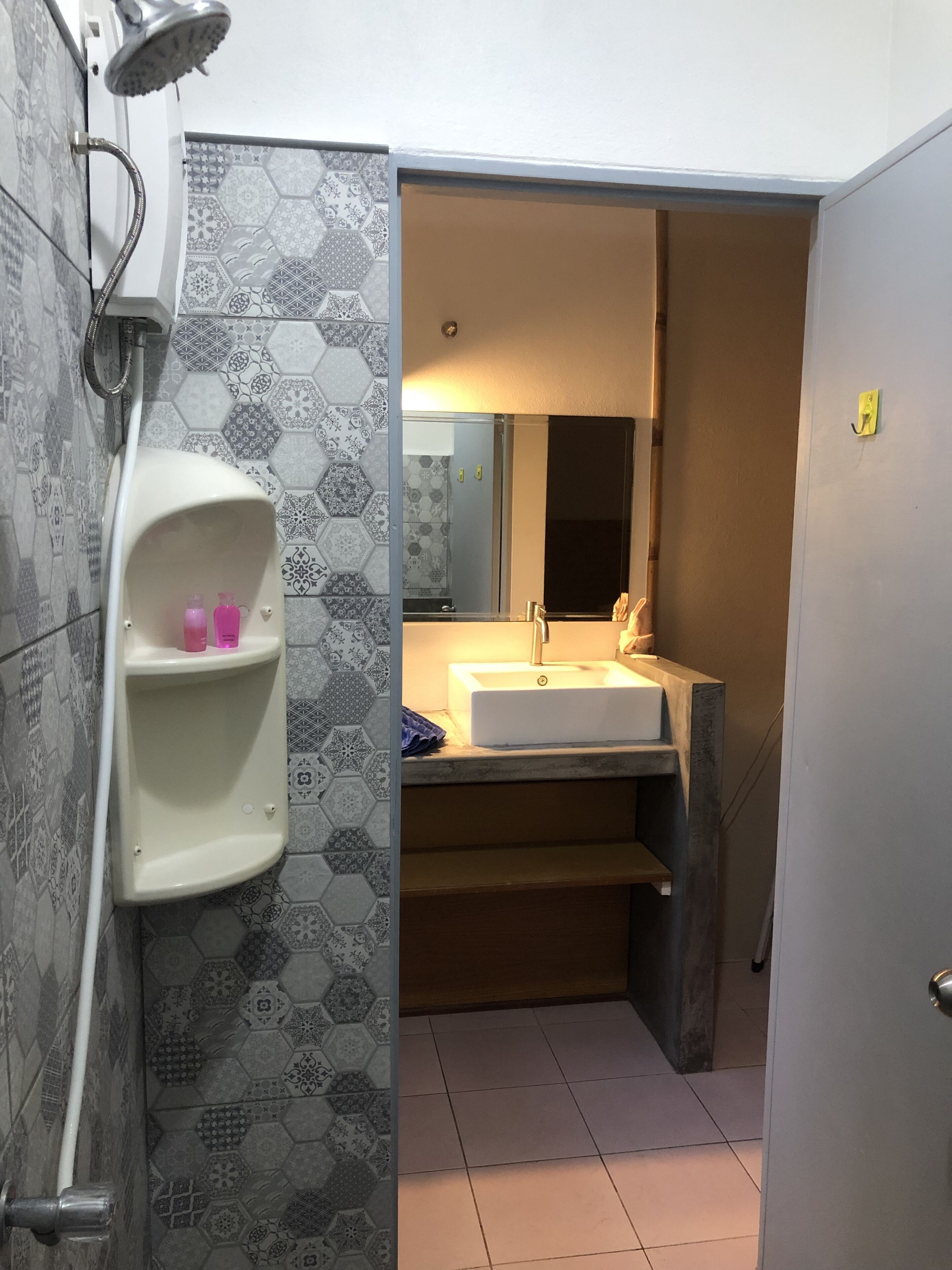 standard double room, 1 king bed, non smoking, terrace | bathroom | shower, free toiletries, hair dryer, towels