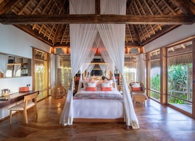 Haweri Surf View One Bedroom Villa | Premium bedding, free minibar, in-room safe, individually decorated