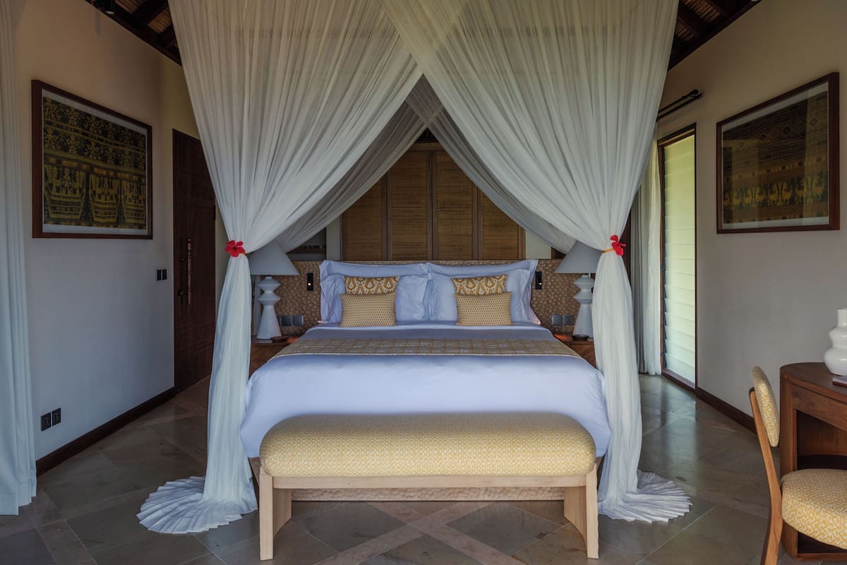 Ropa de cama de alta calidad y artículos del minibar gratis