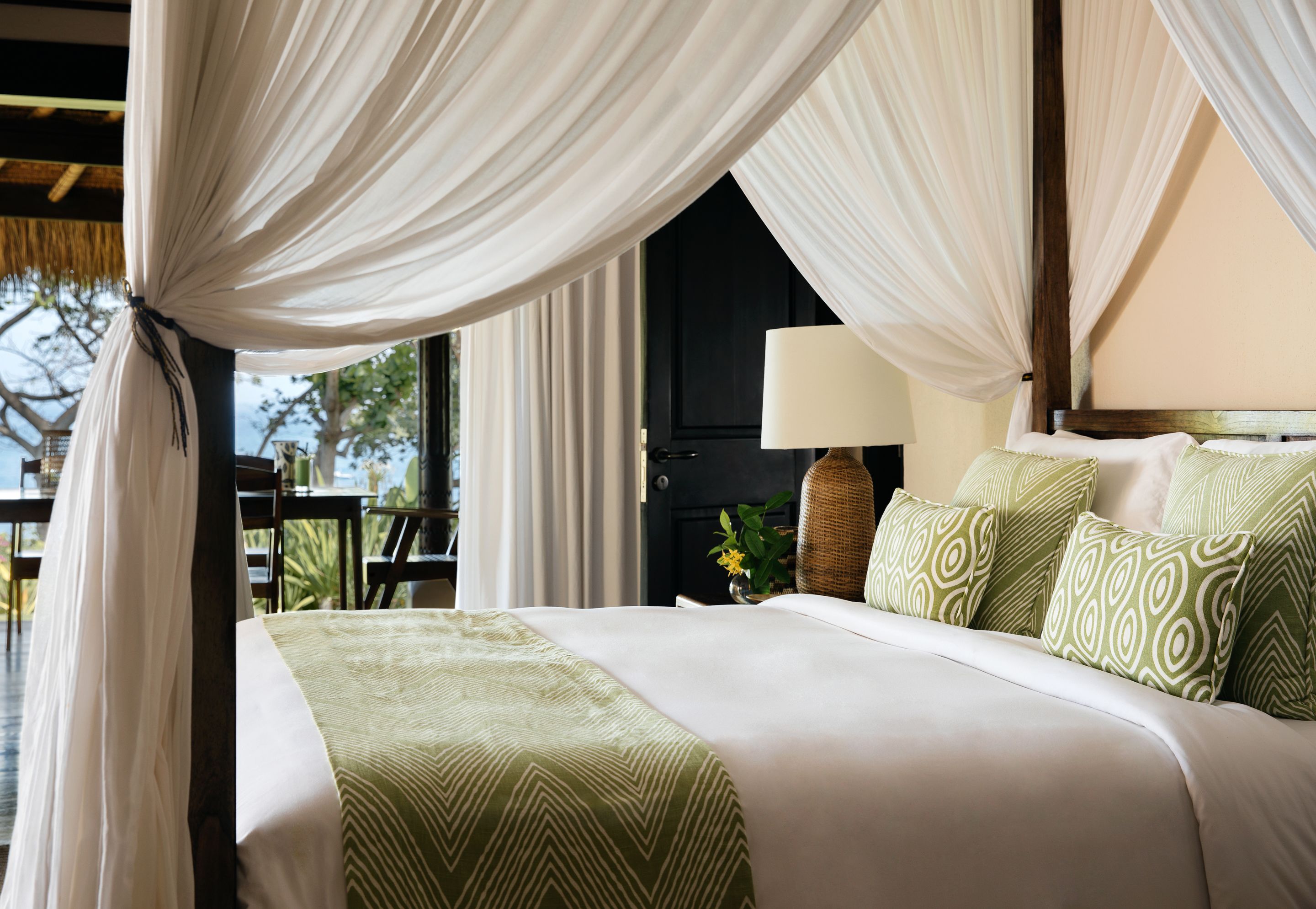 Ropa de cama de alta calidad y artículos del minibar gratis 