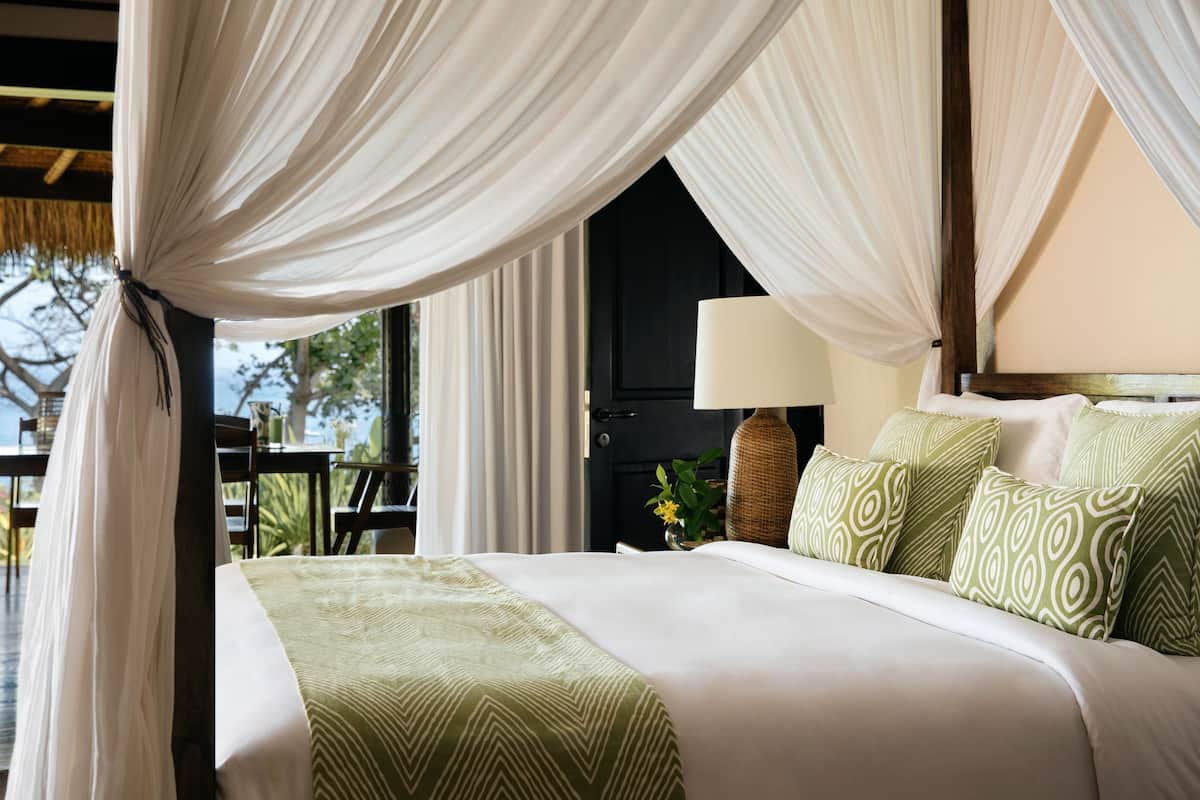 Ropa de cama de alta calidad y artículos del minibar gratis