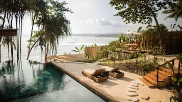 Villa, 3 habitaciones, alberca privada, vista al océano (Mamole Treehouse) | Vista desde la habitación