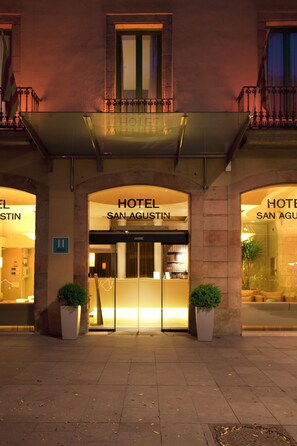 Property entrance - Hotel Sant Agustí (Barcelona)