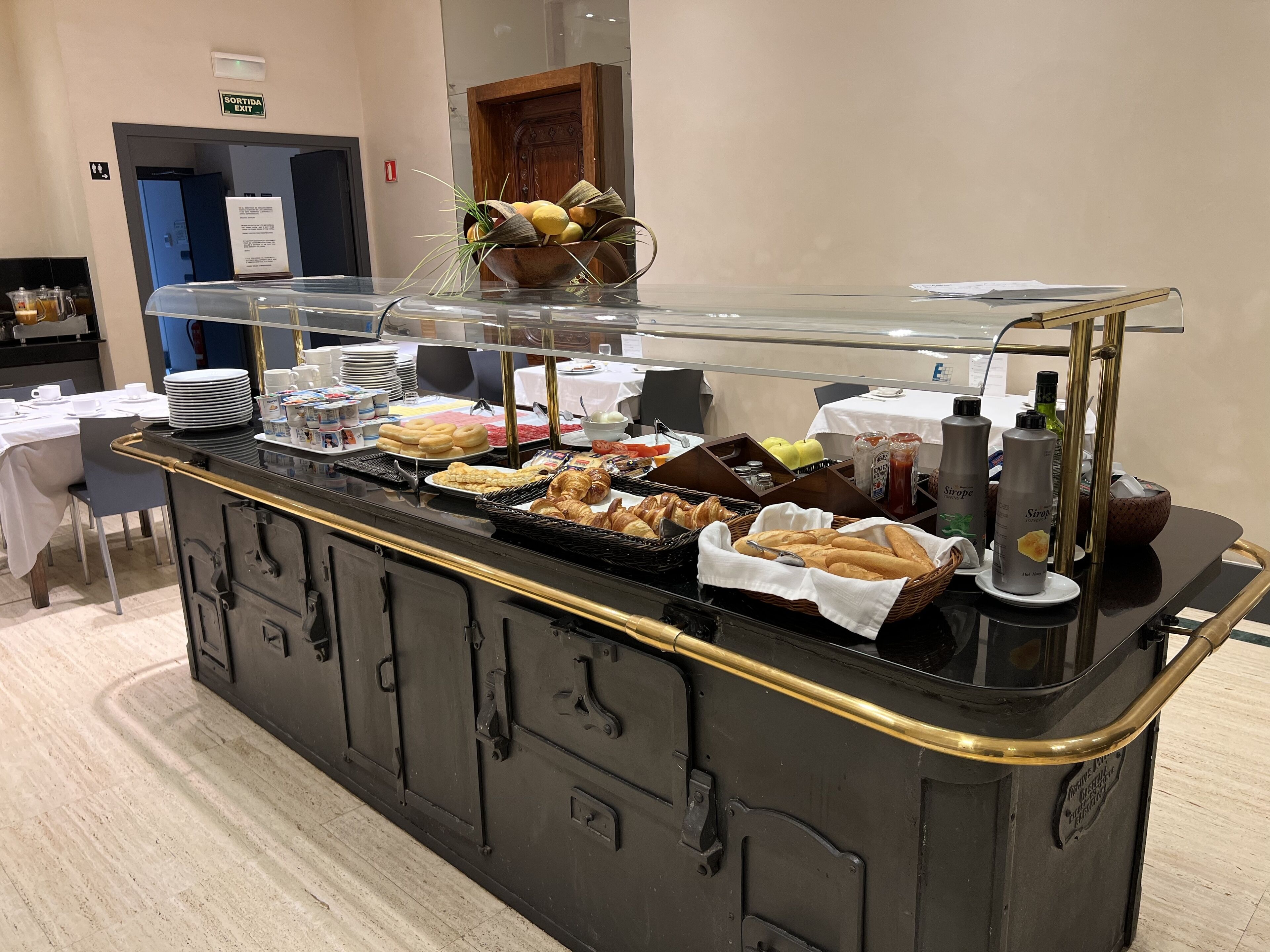 daily buffet breakfast (eur 13 per person)