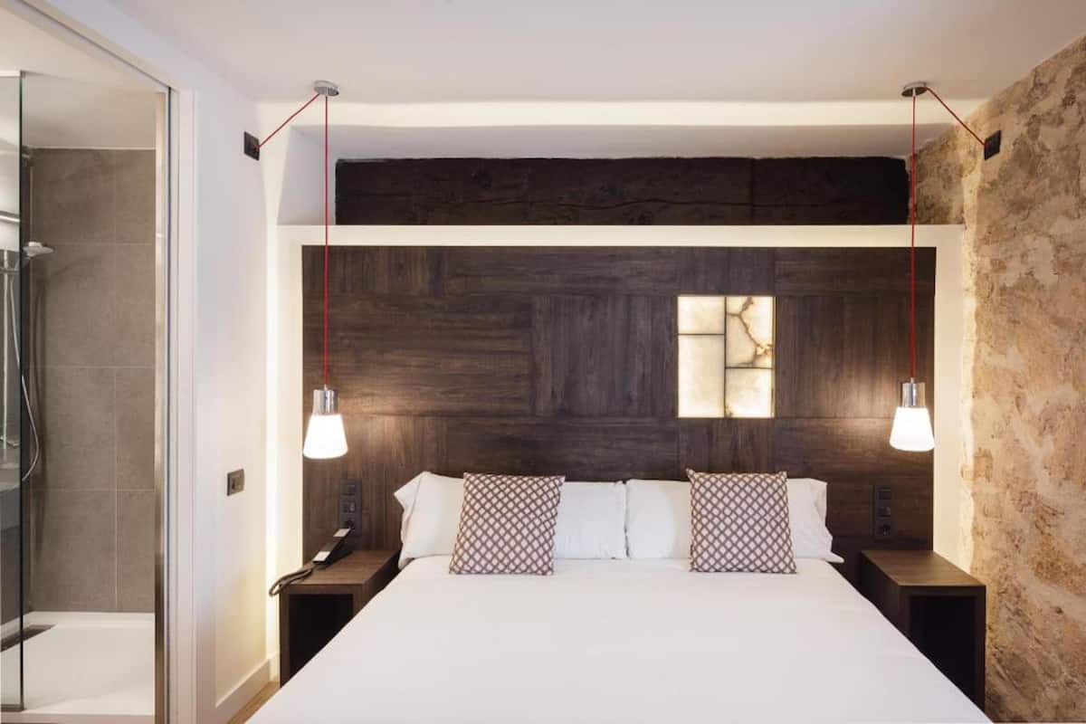 In-room safe, desk, laptop workspace, blackout drapes