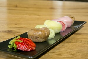 Free daily full breakfast  - Thalassa Boutique Hotel - Adults Only (Mykonos)