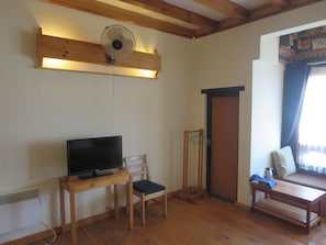 Quarto casal ou duplo luxo | Frigobar, camas extras/dobráveis (sobretaxa), Wi-Fi de cortesia