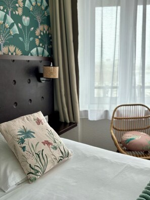 Double Room, Harbour View | Premium bedding, pillow-top beds, desk, laptop workspace - Hôtel Ambassadeur (Cherbourg-en-Cotentin)