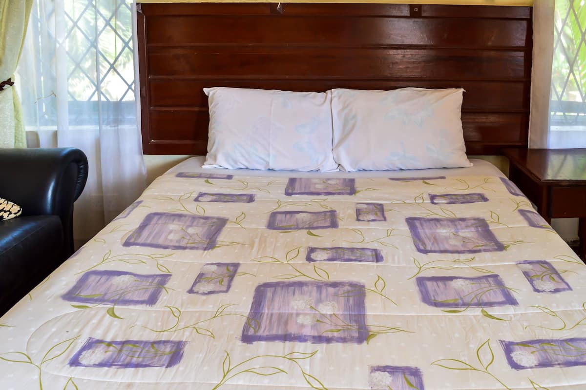 Apartment, 3 Bedrooms | Desk, free WiFi