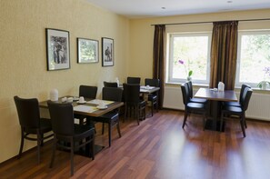 Frokostbuffé hver dag (EUR 7.00 per person)