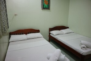 Phòng Tiêu chuẩn | Bàn, bàn ủi/dụng cụ ủi quần áo, giường gấp/giường phụ (phụ phí) 