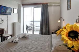 Single Room, Sea View | Blackout drapes, free WiFi, bed sheets