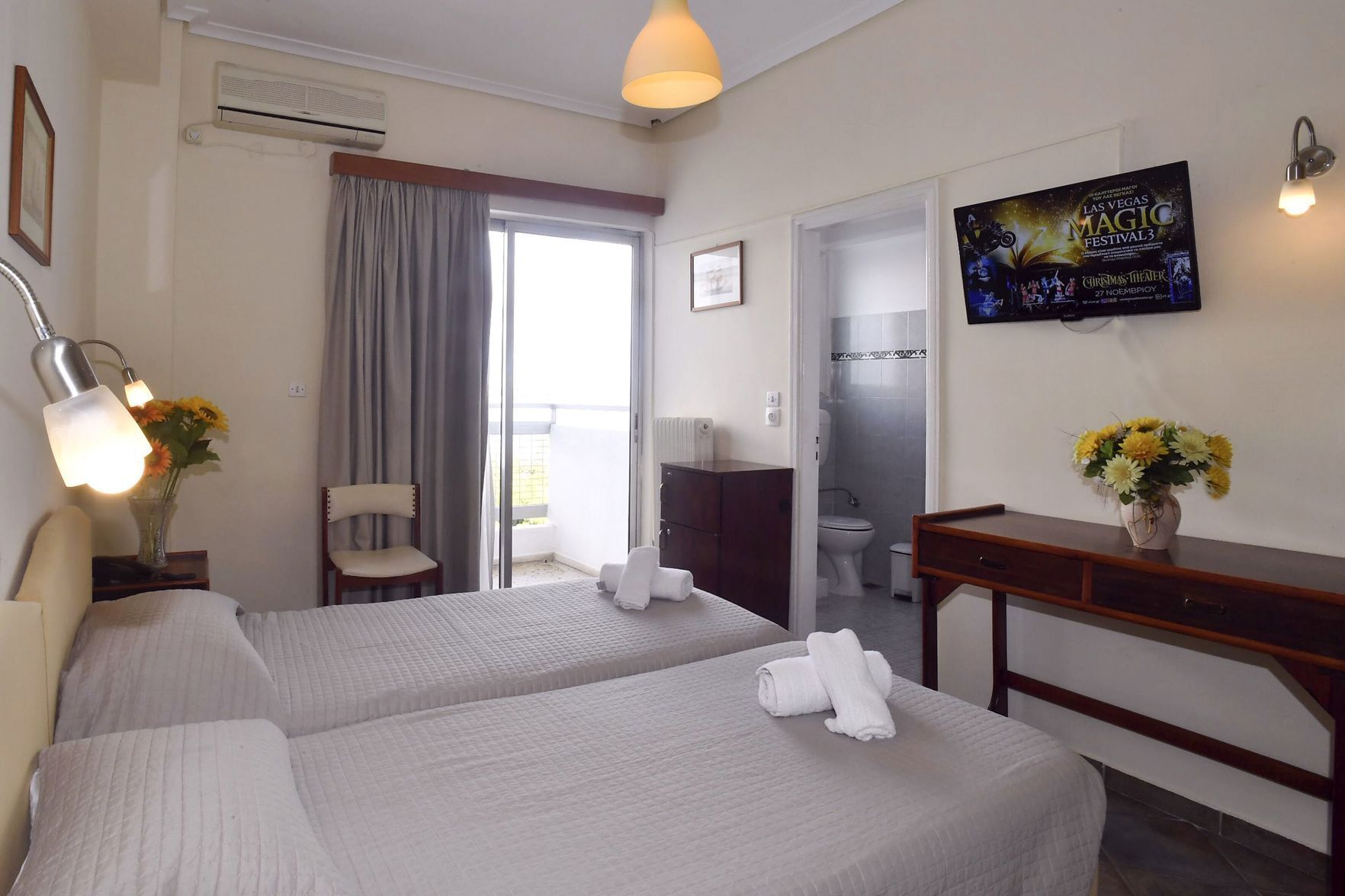 Blackout drapes, free WiFi, bed sheets