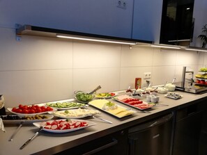 Daily continental breakfast (EUR 15 per person)