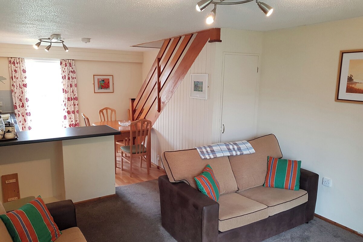 Villa, 2 Bedrooms (Silver) | Living area | TV