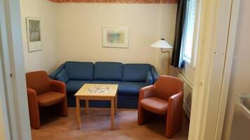 Family Room | Living area | Flat-screen TV