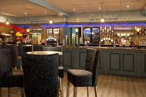 酒吧(店内)