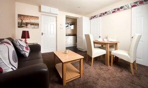 Chalet, 2 Bedrooms (Silver) | Bed sheets - Sandy Glade Holiday Park (Burnham-on-Sea)