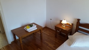 Economy Double or Twin Room, Non Smoking | Desk, iron/ironing board, free WiFi, bed sheets - Epic Rooms (Delphi)