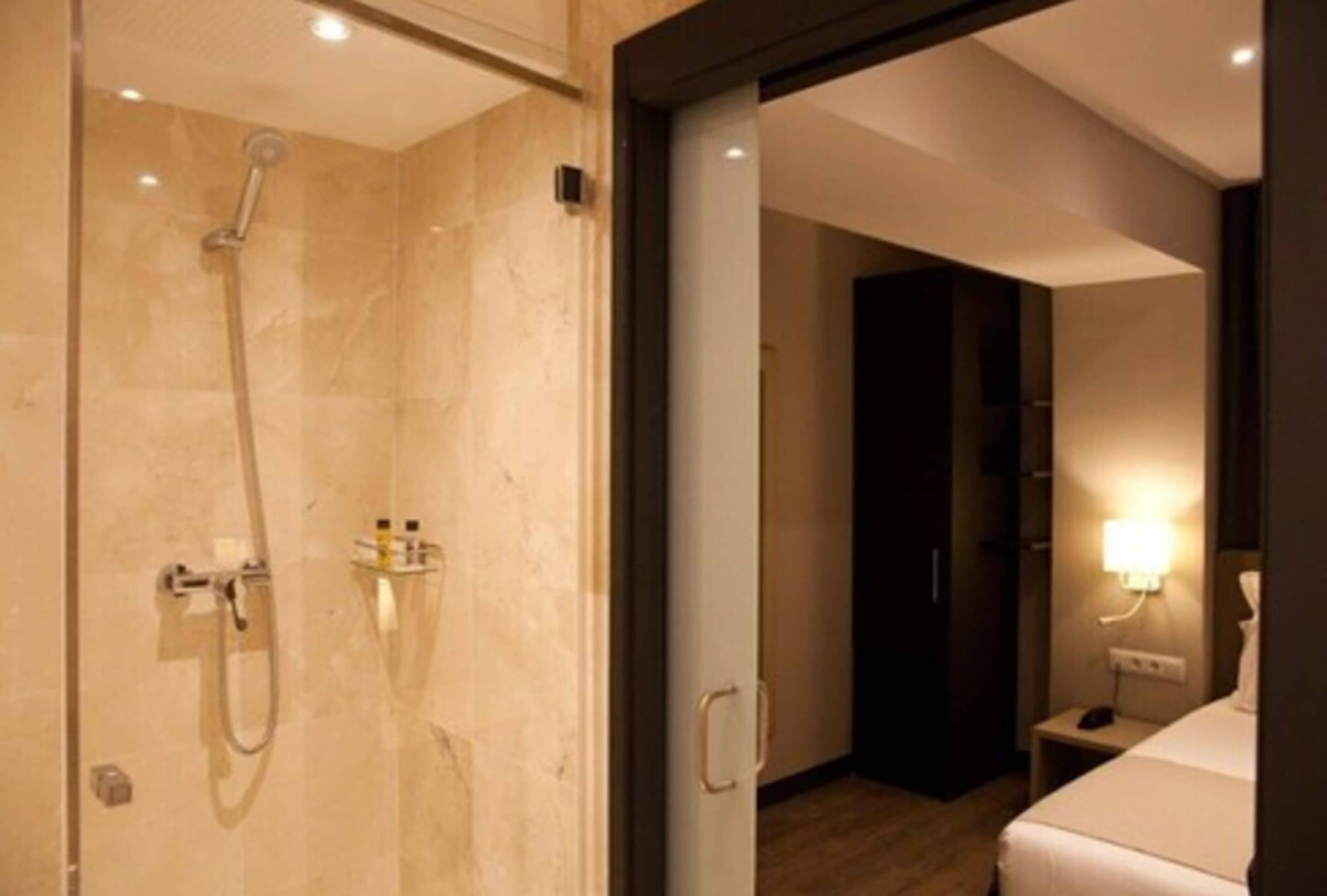 economy double room | in-room safe, desk, blackout curtains, soundproofing