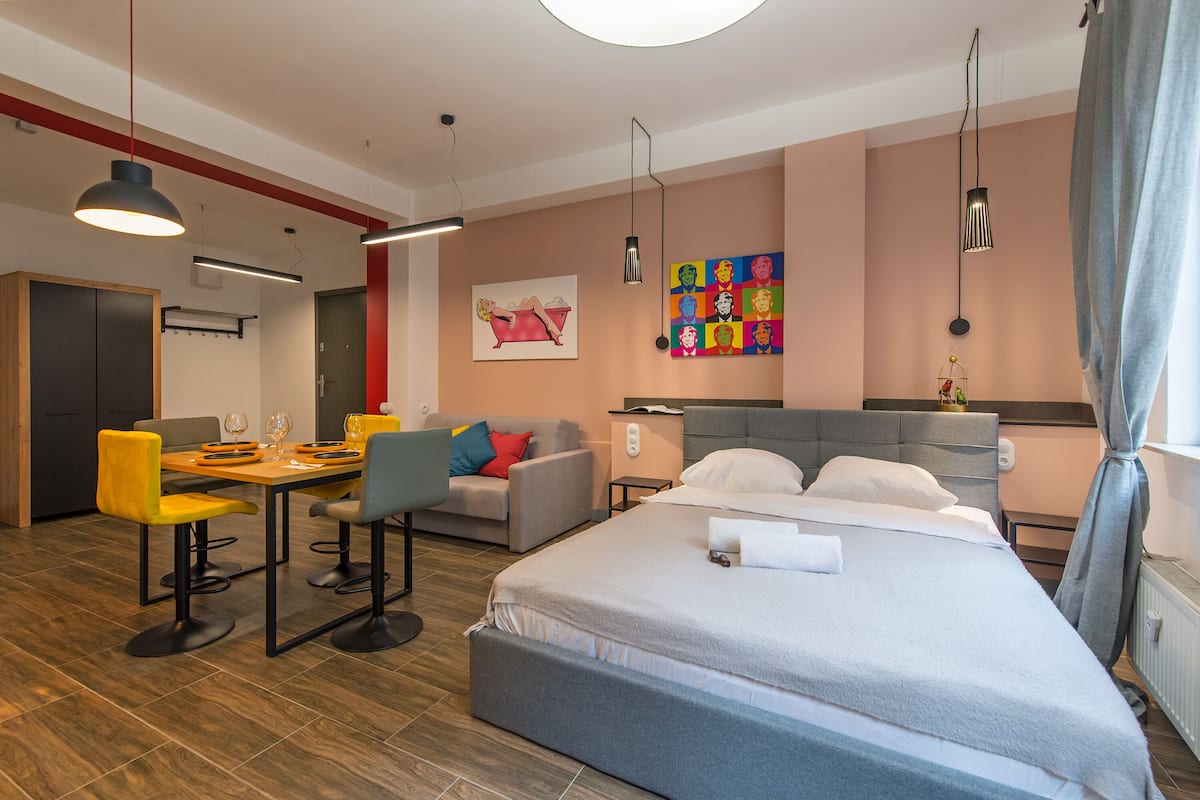 1 bedroom, iron/ironing board, free WiFi, bed sheets