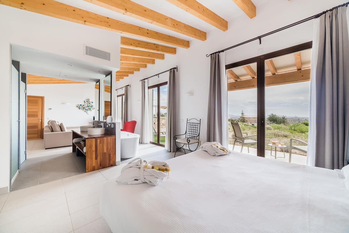 superior suite | 1 bedroom, down duvets, minibar, in-room safe