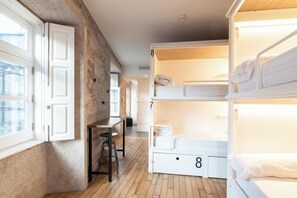 Premium bedding, in-room safe, soundproofing, free WiFi - Bluesock Hostels Porto (Porto)