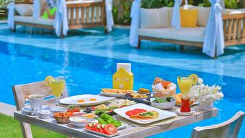 Free daily full breakfast