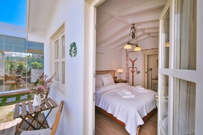 Bungalow Room