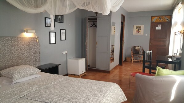 Habitación estándar | Caja de seguridad en la habitación, escritorio y cunas gratuitas 