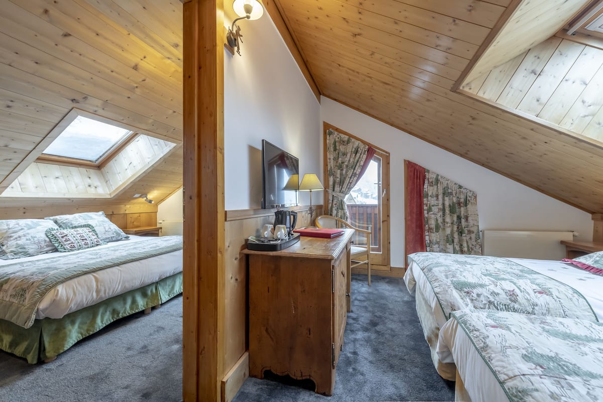 Family room 5 persons | 1 bedroom, in-room safe, blackout drapes, free WiFi
