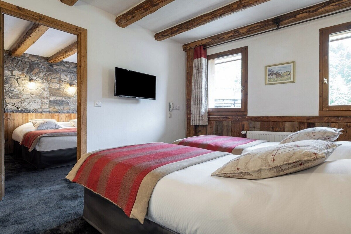 Habitación familiar (4 persons) | Caja fuerte, cortinas opacas, wifi gratis y ropa de cama