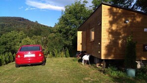 Casa móvil estándar | Sistema de insonorización y tabla de planchar con plancha