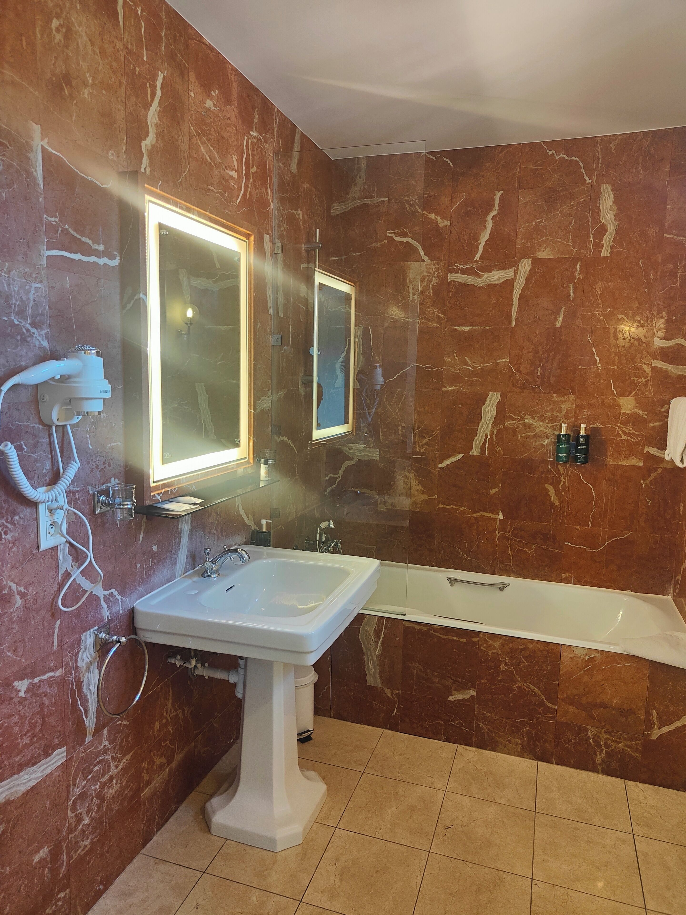 standard double room | 1 bedroom, premium bedding, minibar, in-room safe