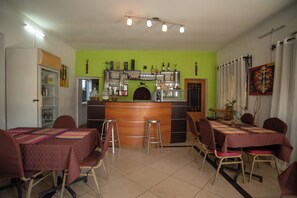 Breakfast, lunch and dinner served  - Hotel H1 Tamatave (Toamasina)
